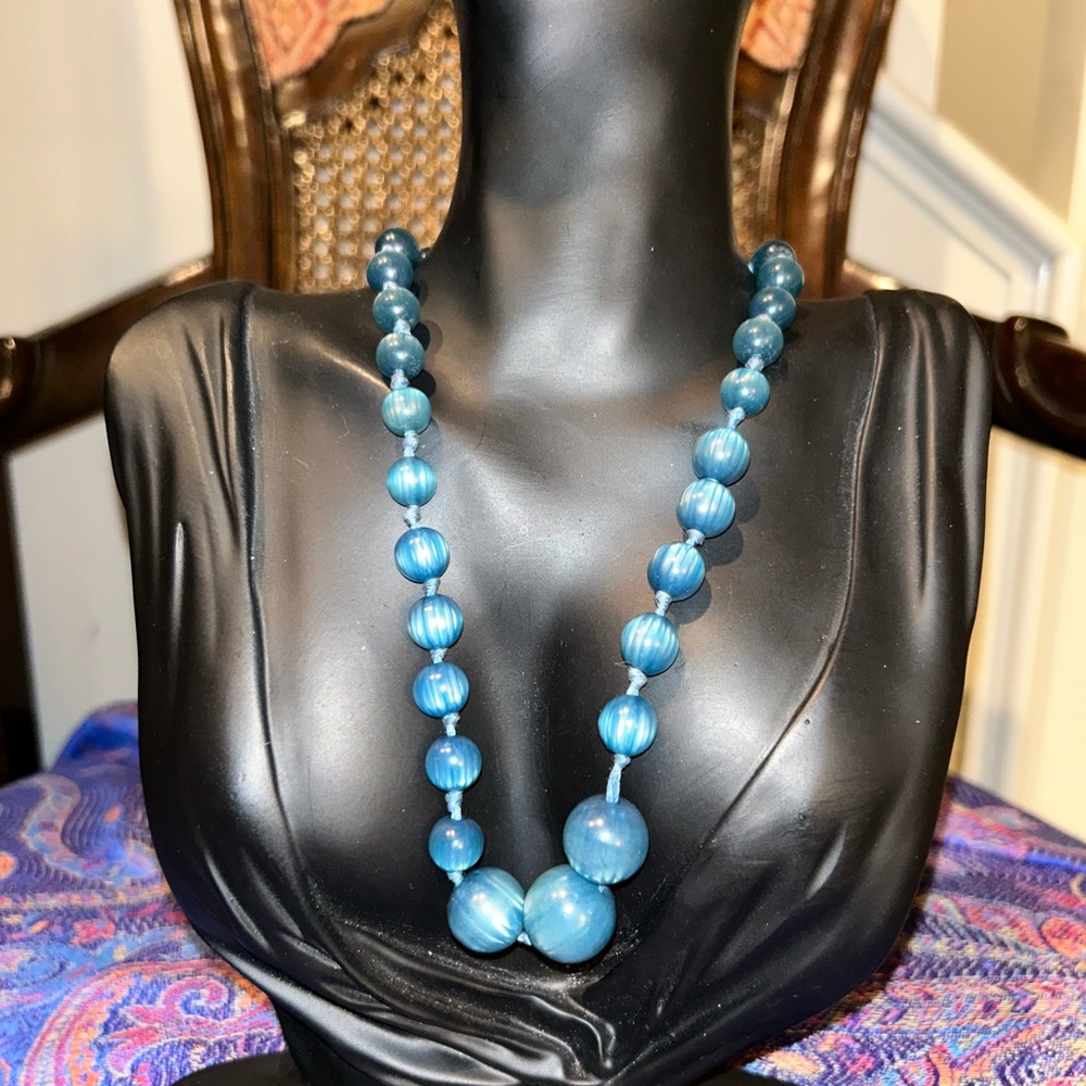 Vintage faux moonstone Blue beaded necklace